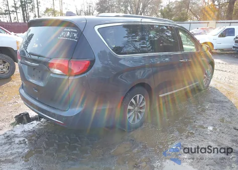 2020 Chrysler Pacifica Touring L Plus z USA, uszkodzony, nr VIN 2C4RC1EG4LR127015